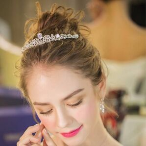 ブライダル　ウェディング　結婚式 髪飾り ヘアアクセサリー ストーン　ティアラ