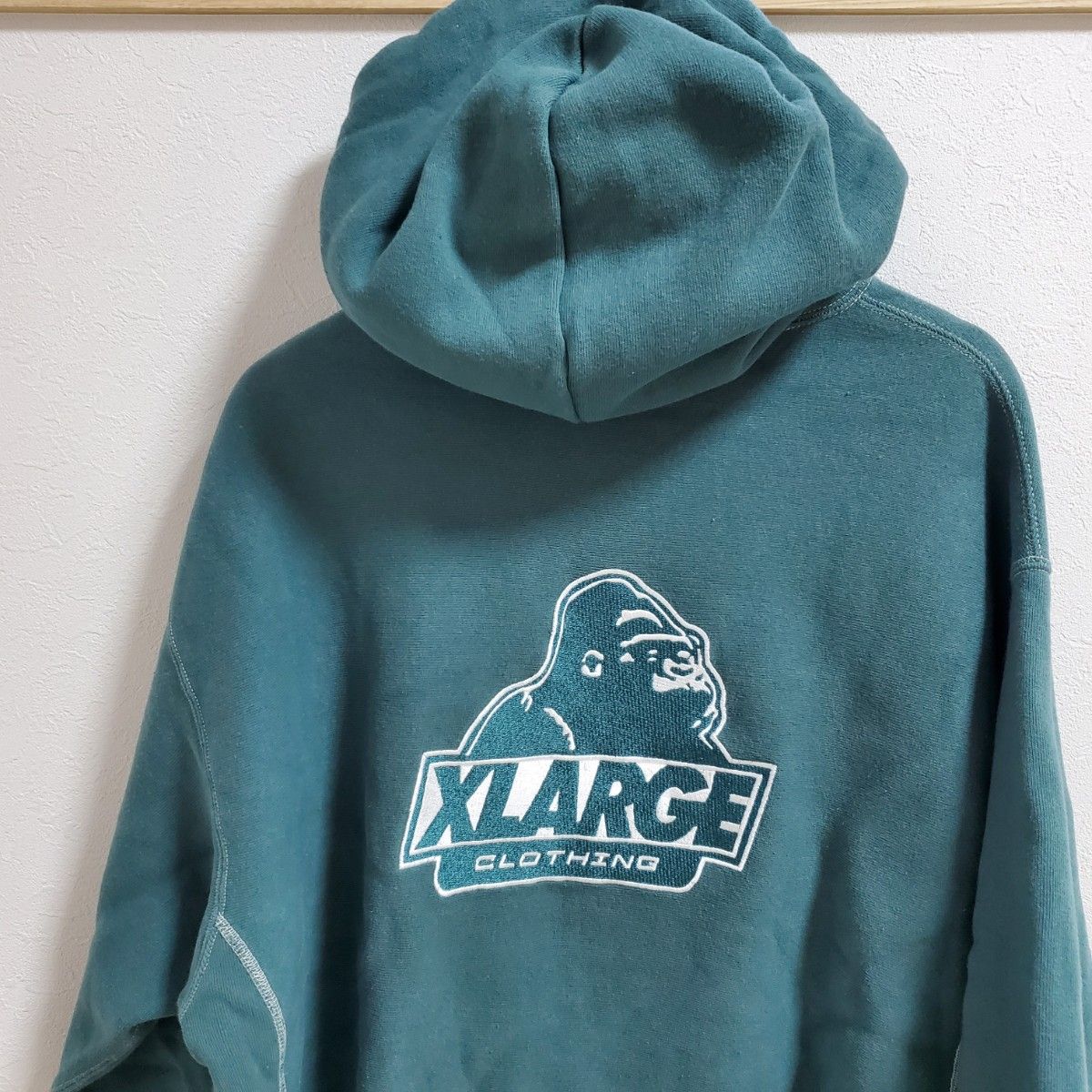 XLARGE】エクストララージ センターボックスロゴ刺繍 プルオーバー