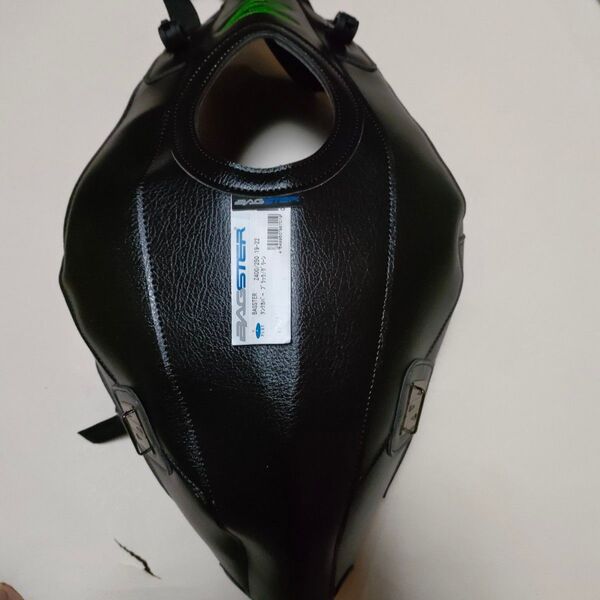 バグスター タンクカバー Z250 19-22 Z400 19-22