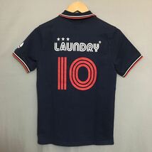 【美品・良品】ランドリー Laundry フットボール サッカー ポロシャツ 半袖 ネイビー サッカーボール メンズ Sサイズ プリント ∬▽_画像3