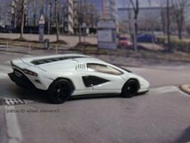 即決☆☆ルース ランボルギーニ・カウンタック LPI 800-4 LAMBORGHINI 　メタルシャーシ　リアルライダー　プレミアムモデル HOT WHEELS_画像3