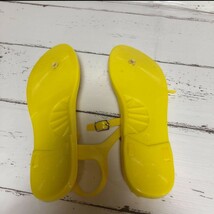 未使用 サンダル パイナップル ストラップ付き 黄色 ビーチサンダル 24センチ 靴 シューズ ファッション雑貨_画像5