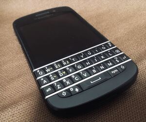 BlackBerry Q10 4G SIM SQN100-3 ブラック 初期化済ブラックベリー