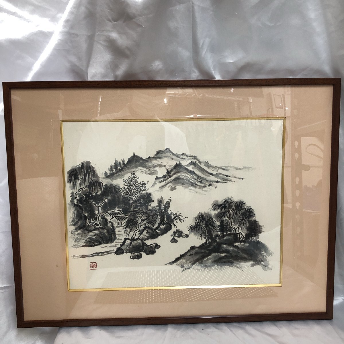 【現状品/インボイス登録店/KU】水墨画 風景画 額縁約62cm×47cm 飾り物 壁掛け インテリア MZ0904, 美術品, 絵画, 水墨画