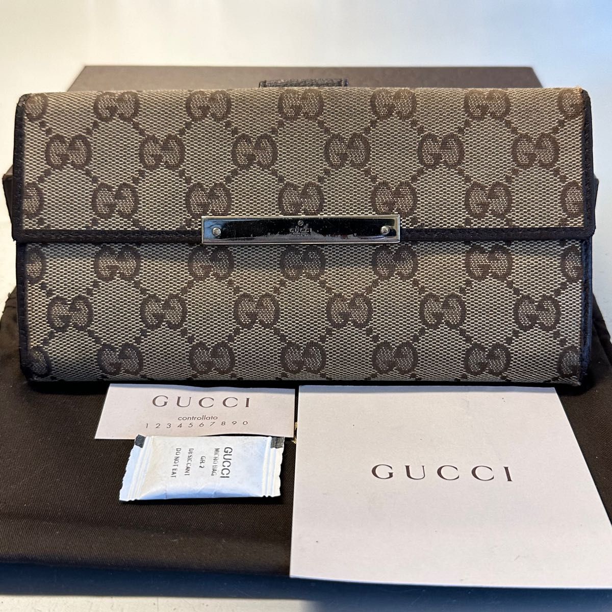 未使用に近い グッチ GUCCI 財布 長財布 GGキャンバス GG金具 ラウンド