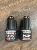 006□ジャンク品□BOSCH 10.8Vバッテリーシェア 10.8V-Li 通電のみ確認 バッテリ2個・充電器・ケース無し_画像6