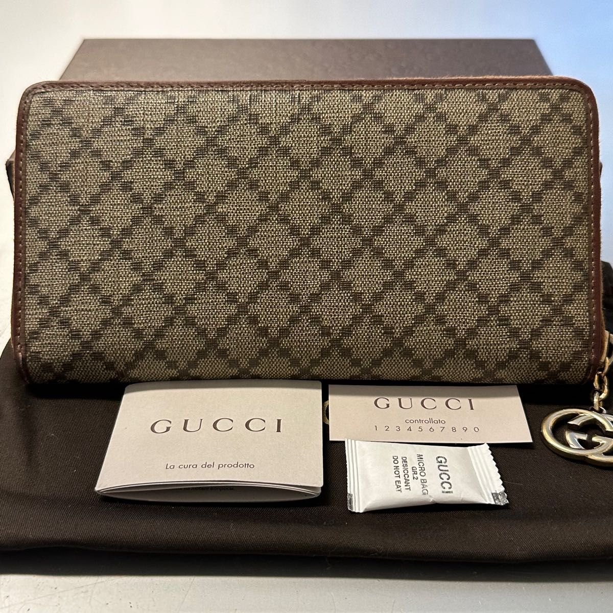 未使用に近い グッチ GUCCI 財布 長財布 GGスプリーム ラウンド