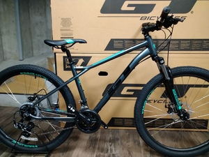 GT　アグレッサースポーツ　27.5インチMTB　Discブレーキ Sサイズ　ガン 新品 即納