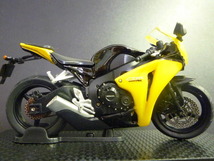 1/24 ホンダ　CBR1000RR HONDA　CBR 1000 RR 2008 完成品_画像1