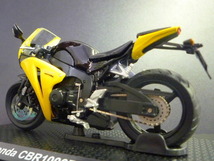 1/24 ホンダ　CBR1000RR HONDA　CBR 1000 RR 2008 完成品_画像6