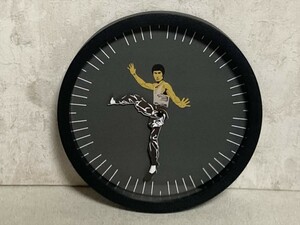 「ブルース・リー　カンフー・キック 壁掛け時計」 tface-g 【タグ：グッズ、映画、インテリア】2