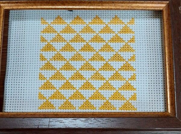 ハンドメイド クロスステッチ『鱗(うろこ)』