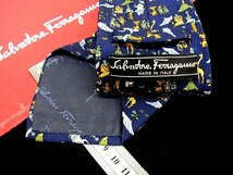 ♪今週の特売980円～♪2203♪良品【Ferragamo】フェラガモ【ゾウ ライオン キリン 犬 アシカ 動物 サーカス 柄】ネクタイ♪_画像2