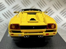 1/32 AUTOart 13122 Lamborghini Diablo Roadster Yellow スロットカー_画像4