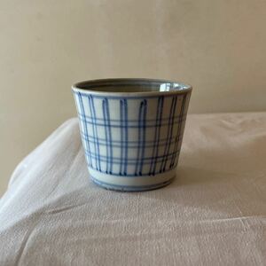 江戸後期 古伊万里 蕎麦猪口 染付 格子柄 見込み井桁文 Edo Koimari blue and white porcelain soba choko cup