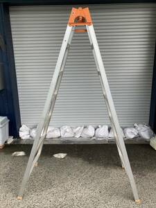 .) secondhand goods [ receipt limitation (pick up), Aichi prefecture Toyota city ] ladder . stepladder stepladder ladder heights work folding step‐ladder Japan aluminium 20230921