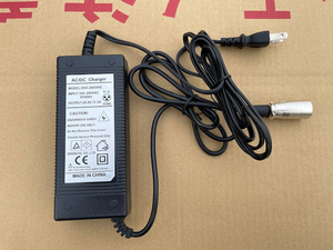 新品。ＤＣ２４（Ｖ）用充電器。ＰＳＥ届け出済み。バッテリーに優しい３（Ａ）充電。（シニアカーなど）