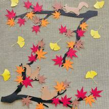 壁面飾り　11月　装飾　秋　ハンドメイド　保育室　壁面　手作り　落ち葉　リス　紅葉　イチョウ_画像1