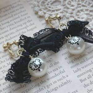 イヤリング　ブラックレース　リボン　パール　ブラック　ゴールド　ゴシック☆Vintage jewelry accessories A0557