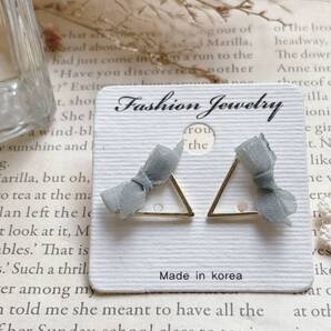 ピアス トライアングル 三角形 ゴールド オーガンジー リボン ブルーグレー 未使用品 韓国製☆Vintage jewelry accessories A593