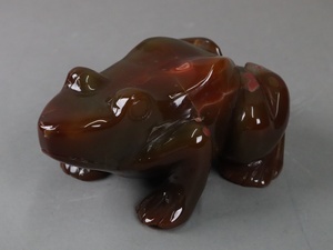 中国古玩 唐物 赤瑪瑙 蛙 置物 幅17,5cm 重2,1kg カエル 時代物 細密細工 古美術品 [b899]