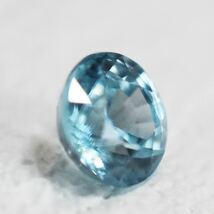 SKR 7 即決　送料無料　ブルージルコン ラウンドファセット 1.150ct　【天然石】_画像4