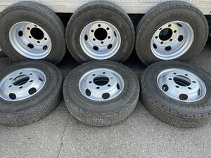 スタッドレス　225/80R17.5　BS　W900 4トン17.5×6.00　135-12 6穴　両面再塗装　フォワード　レンジャー等　　６本値段