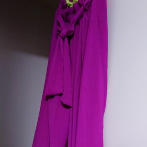 激セール　春夏　新品購入未使用保管品　春夏格好いい素敵　ワイドパンツ　赤紫色　共布ベルト付　