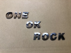 エンブレム 9点 セット 仕入品 ONE OK ROCK ネーム プレート ワンオク アルファベット 流用 汎用 インテリア DIY