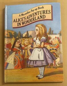 ALICE’S ADVENTURES IN WONDERLANDA Macmillan Pop-up Book 洋書 不思議の国のアリス 仕掛け