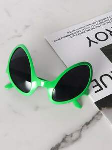  lady's accessory glasses or accessory 1 piece unisex green frame extraterrestrial cat's-eye sunglasses birthday pa-