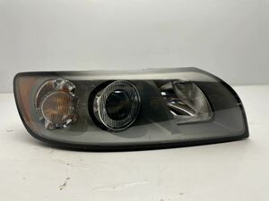  operation goods Volvo VOLVO original V50 head light right halogen 30698894 (7)