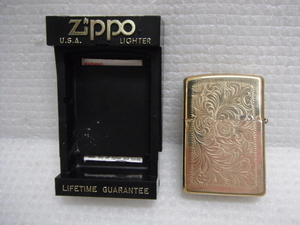 未使用品 Zippo ジッポー ジッポ オイルライター 唐草模様柄 ゴールド 定形外郵便全国一律210円 B1-a