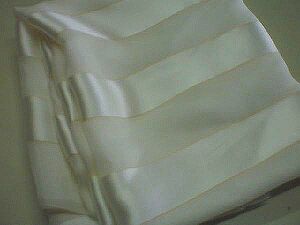 Обратное решение! [Saten Stripe с шелковой белой тканью шифоновой золотой лик] 93 см х 100 см шарф
