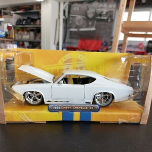 *Jada 1/24 scale 1969 Chevy she Bill SS box . with defect *