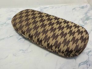 Max Mara Max Mara cloth-covered glasses case & glasses ..