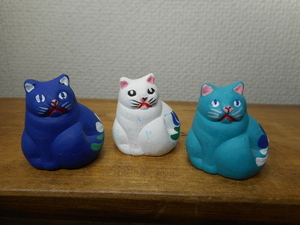 陶器　ネコ　３個　猫　置物　ミニサイズ　フィギュア　陶器製