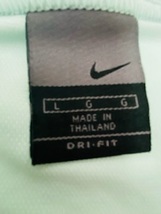 NIKE 女性用半袖Tシャツサイズ L　light green color, かわいいGood for Sports!_画像4