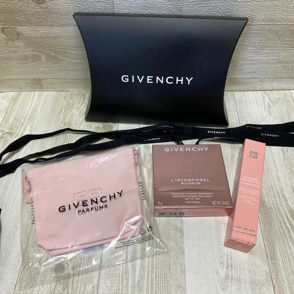 【新品未使用】GIVENCHY コスメセット 箱 リボン付き 化粧品