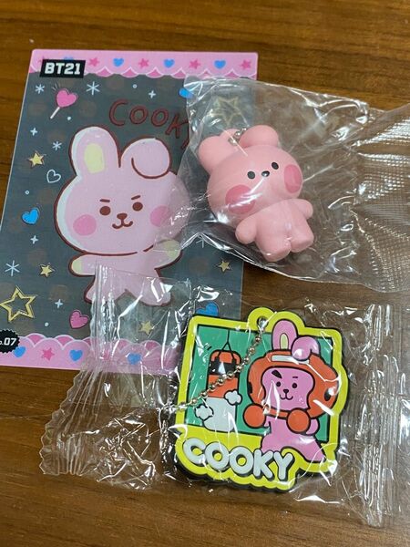 BT21COOKY びっくらぽんガチャ＋透明カード