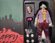 ☆新品 1/6 ジョーカー　アクションフィギュア　ホアキン・フェニックス　JOKER　BATMAN　TOYSERA_画像3