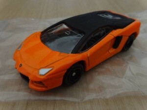 トミカ ランボルギーニ アヴェンタドール LP700-4 オレンジ/ブラック ミニカー ミニチュアカー Lamborghini Aventador Toy car Miniature