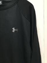 UNDER ARMOUR アンダーアーマー ドライ 長袖Tシャツ 少し厚め ロンT スポーツウェア 胸ロゴ刺繍 メンズXL 良品綺麗_画像4