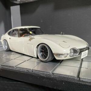  Auto Art 1/18 Toyota 2000GT купе ( custom specification )