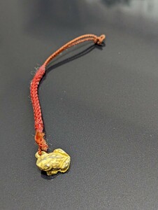 ＜匿名配送＞カエル　お守り　二見興玉神社　キーホルダー　レトロ