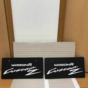 スズキ純正　非売品　展示用　プレート　ＷＡＧＯＮ　Ｒ　ワゴンＲ　化粧プレート　マスコットプレート　ロゴナンバープレート