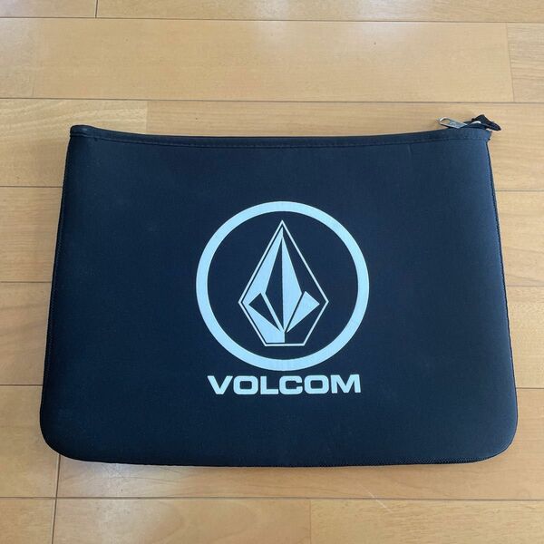 VOLCOM ソフトケース クラッチバッグ