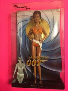 Barbie James Bond 007 Die Another Day “Jinx” Halle Berry 新品未開封！