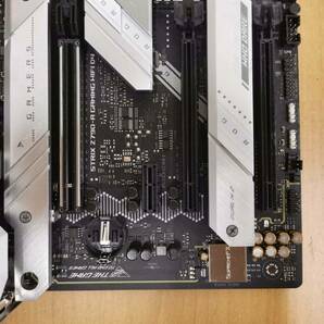 ASUS STRIX Z790-A Gaming WiFi D4/ATXマザーボード/(LGA1700)INTEL第12,13世代CPU対応/PCパーツ 自作PC DIY 修理材料★通電,BIOS確認済みの画像5