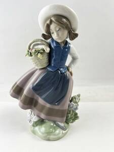 LLADRO リヤドロ 5221 DAISA1983 スペイン製ハンド メイド 甘い花の香り 少女 フィギュリン 陶器 人形 全長 約16.5㎝